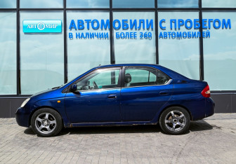 Подержанный автомобиль Toyota Prius Sedan 2001 года (2 фото)