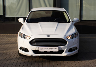 Подержанный автомобиль Ford Mondeo Sedan 2015 года (8 фото)