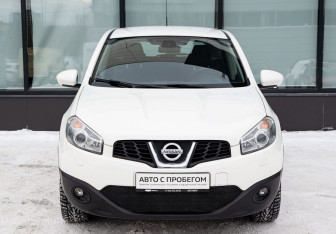 Подержанный автомобиль Nissan Qashqai 2013 года (8 фото)