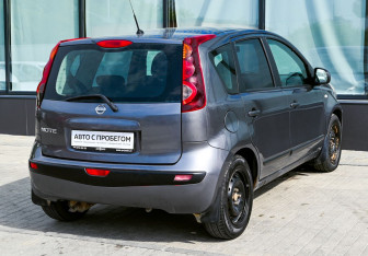 Подержанный автомобиль Nissan Note 2011 года (5 фото)