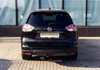 Подержанный автомобиль Nissan X-Trail 2017 года (4 фото)