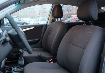 Подержанный автомобиль Nissan Almera Sedan 2014 года (14 фото)