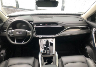 Подержанный автомобиль Geely Atlas Pro 2022 года (9 фото)