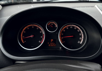 Подержанный автомобиль Opel Corsa 2008 года (11 фото)