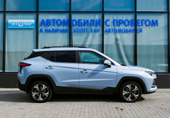 Подержанный автомобиль Москвич 3 2023 года (6 фото)
