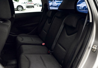 Подержанный автомобиль Peugeot 308 Wagon 2010 года (16 фото)