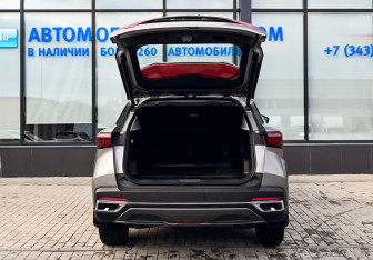 Подержанный автомобиль Omoda C5 2023 года (22 фото)