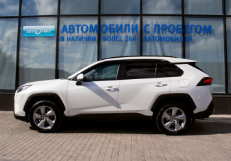 Подержанный автомобиль Toyota RAV4 2020 года (2 фото)