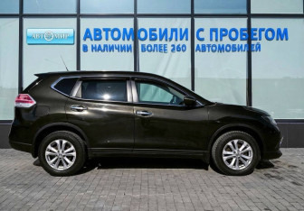 Подержанный автомобиль Nissan X-Trail 2015 года (6 фото)