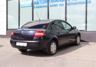 Подержанный автомобиль Renault Megane Sedan 2007 года (5 фото)