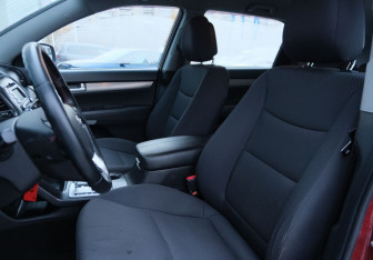 Подержанный автомобиль Kia Sorento 2012 года (17 фото)