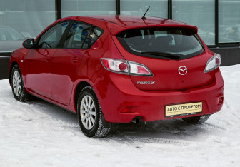 Подержанный автомобиль Mazda 3 Hatchback 2011 года (3 фото)