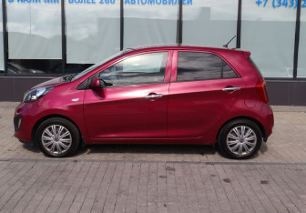 Подержанный автомобиль Kia Picanto 2014 года (2 фото)
