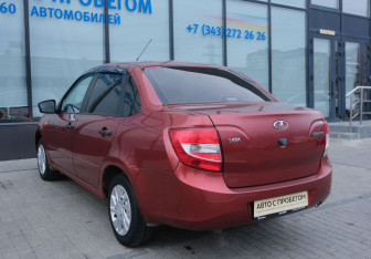 Подержанный автомобиль LADA (ВАЗ) Granta Sedan 2016 года (3 фото)