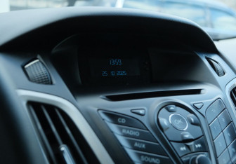 Подержанный автомобиль Ford Focus Hatchback 2012 года (12 фото)