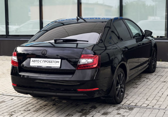 Подержанный автомобиль Skoda Octavia Liftback 2020 года (5 фото)