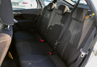 Подержанный автомобиль LADA (ВАЗ) Granta Liftback 2015 года (17 фото)