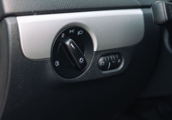 Подержанный автомобиль Volkswagen Jetta Sedan 2012 года (15 фото)