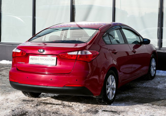 Подержанный автомобиль Kia Cerato Sedan 2014 года (5 фото)
