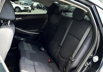 Подержанный автомобиль Hyundai Solaris Sedan 2013 года (19 фото)