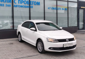 Подержанный автомобиль Volkswagen Jetta Sedan 2013 года (7 фото)