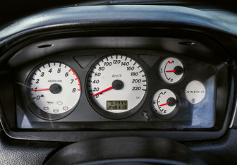 Подержанный автомобиль Mitsubishi Lancer Wagon 2006 года (15 фото)