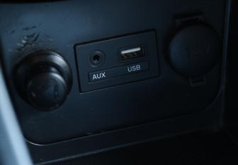 Подержанный автомобиль Hyundai Solaris Hatchback 2015 года (13 фото)