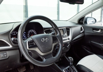 Подержанный автомобиль Hyundai Solaris Sedan 2018 года (10 фото)