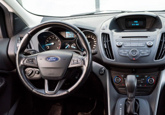 Подержанный автомобиль Ford Kuga 2018 года (11 фото)