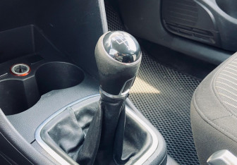 Подержанный автомобиль Volkswagen Polo Sedan 2013 года (13 фото)