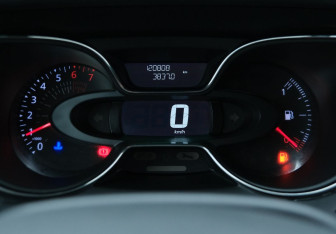 Подержанный автомобиль Renault Kaptur 2017 года (14 фото)