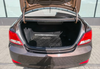Подержанный автомобиль Hyundai Solaris Sedan 2015 года (18 фото)