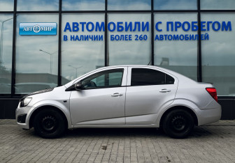 Подержанный автомобиль Chevrolet Aveo Sedan 2012 года (2 фото)
