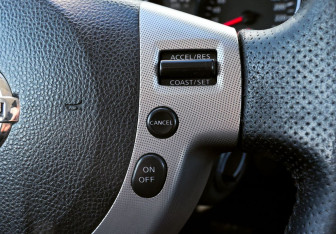 Подержанный автомобиль Nissan Qashqai 2007 года (14 фото)