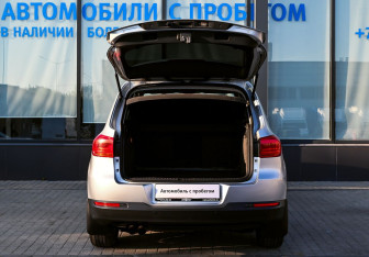 Подержанный автомобиль Volkswagen Tiguan 2011 года (19 фото)