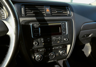 Подержанный автомобиль Volkswagen Jetta Sedan 2013 года (13 фото)