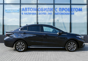 Подержанный автомобиль Omoda S5 2023 года (6 фото)