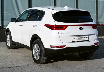 Подержанный автомобиль Kia Sportage 2017 года (3 фото)