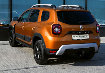 Подержанный автомобиль Renault Duster 2021 года (3 фото)