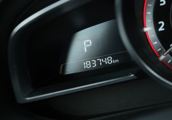 Подержанный автомобиль Mazda 3 Sedan 2014 года (16 фото)