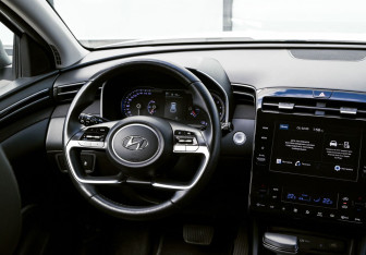 Подержанный автомобиль Hyundai Tucson 2023 года (20 фото)