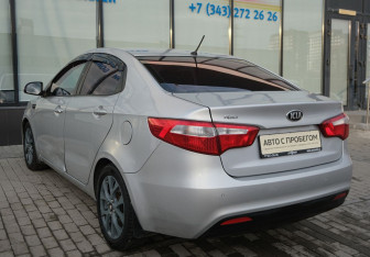 Подержанный автомобиль Kia Rio Sedan 2014 года (3 фото)