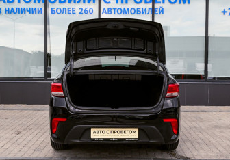 Подержанный автомобиль Kia Rio Sedan 2019 года (21 фото)