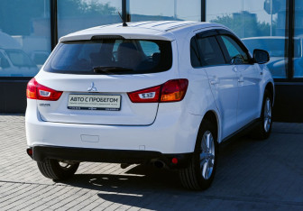 Подержанный автомобиль Mitsubishi RVR Suv 2013 года (5 фото)