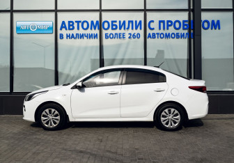 Подержанный автомобиль Kia Rio Sedan 2017 года (2 фото)