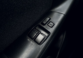 Подержанный автомобиль Toyota Corolla Wagon 2003 года (12 фото)