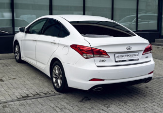 Подержанный автомобиль Hyundai i40 Sedan 2016 года (3 фото)