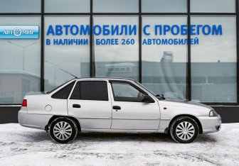 Подержанный автомобиль Daewoo Nexia Sedan 2008 года (6 фото)