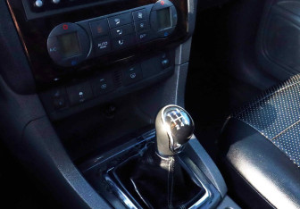 Подержанный автомобиль Ford Focus Sedan 2006 года (11 фото)