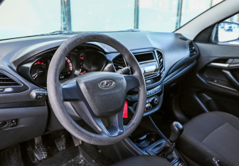 Подержанный автомобиль LADA (ВАЗ) Vesta Sedan 2019 года (10 фото)